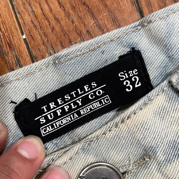 Men's Distressed Blue and White Jeans - Picture 3 of 16